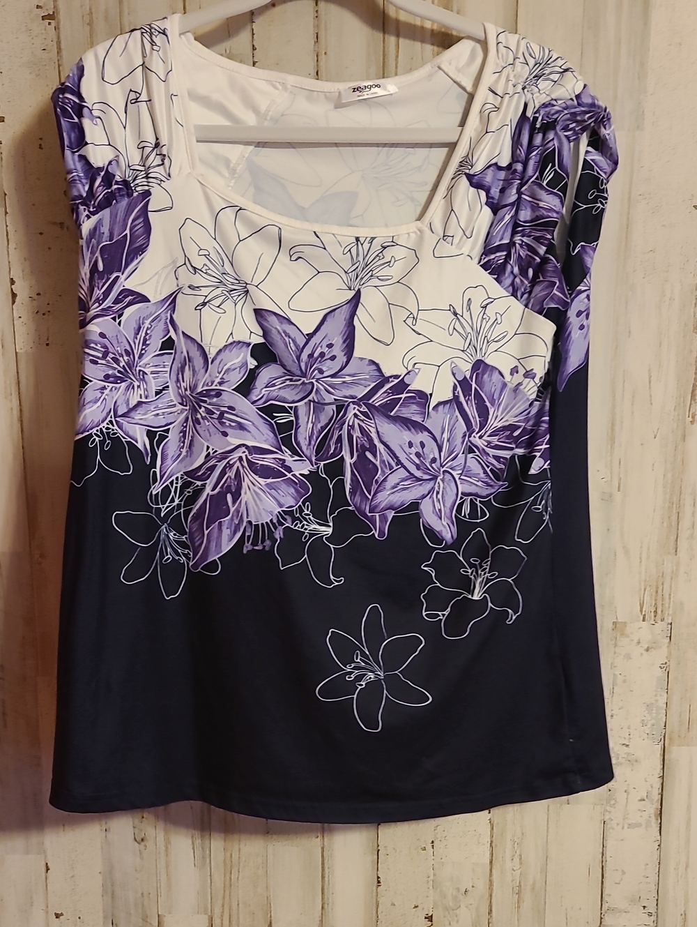 Zeagoo Women’s Purple Floral Scoop Neck Top